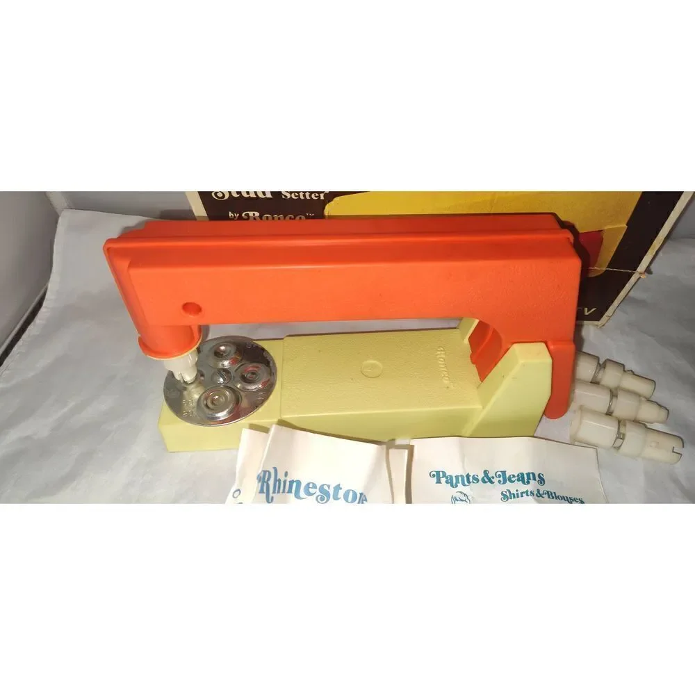 RONCO Vintage 1974 The Rhinestone and Stud Setter  Original Box. Some usage. Box